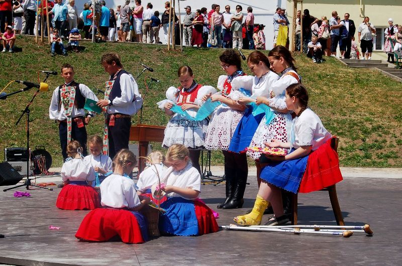Dětský folklorní soubor Děcka ze Skoronic